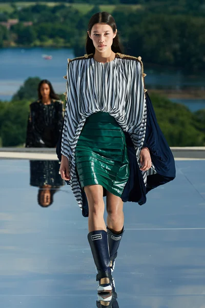 Look 35